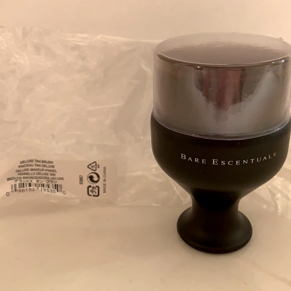 NWT Bare Escentuals Deluxe Tan Brush